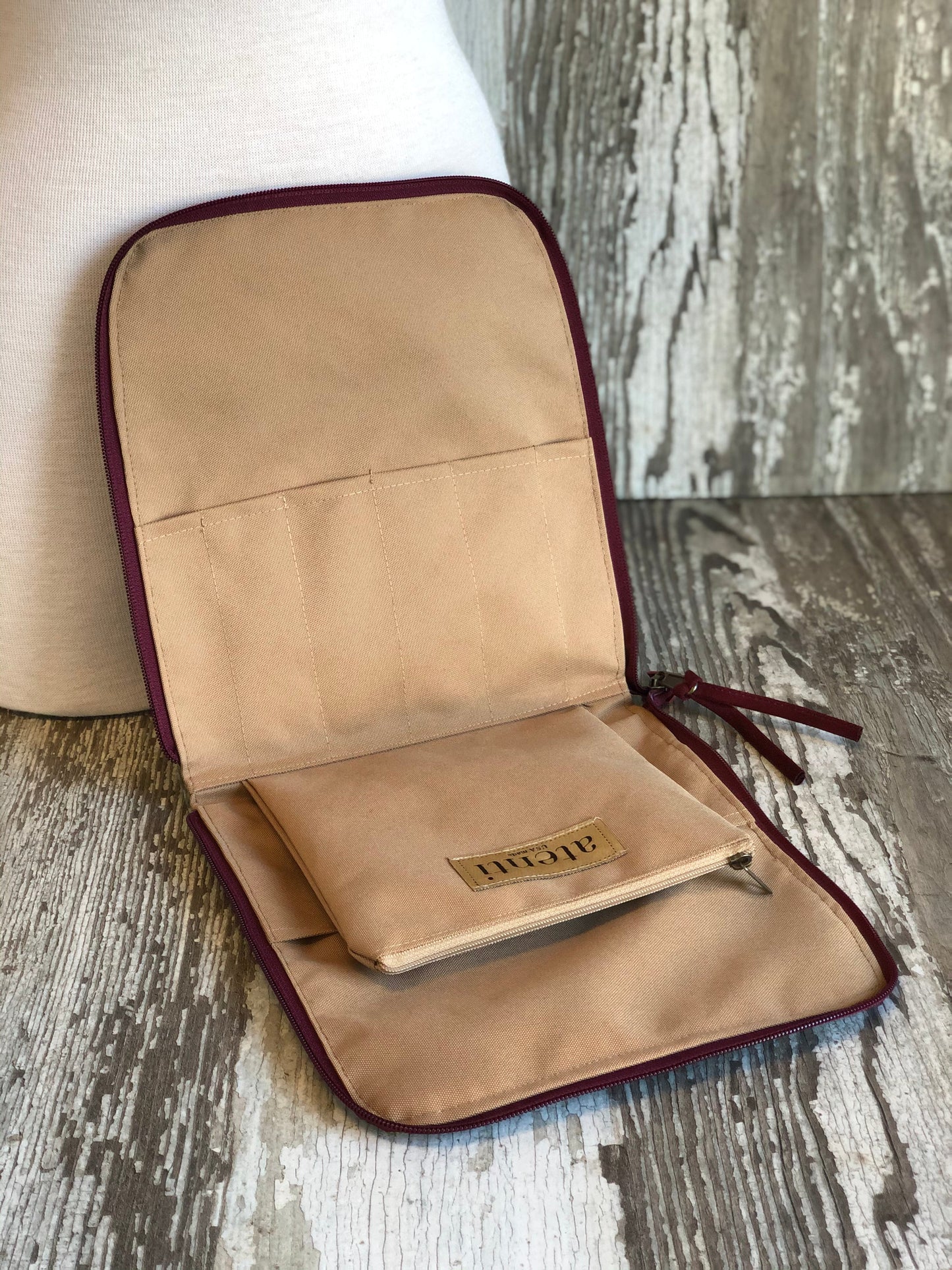 Atenti Desiree Circular Needle Case