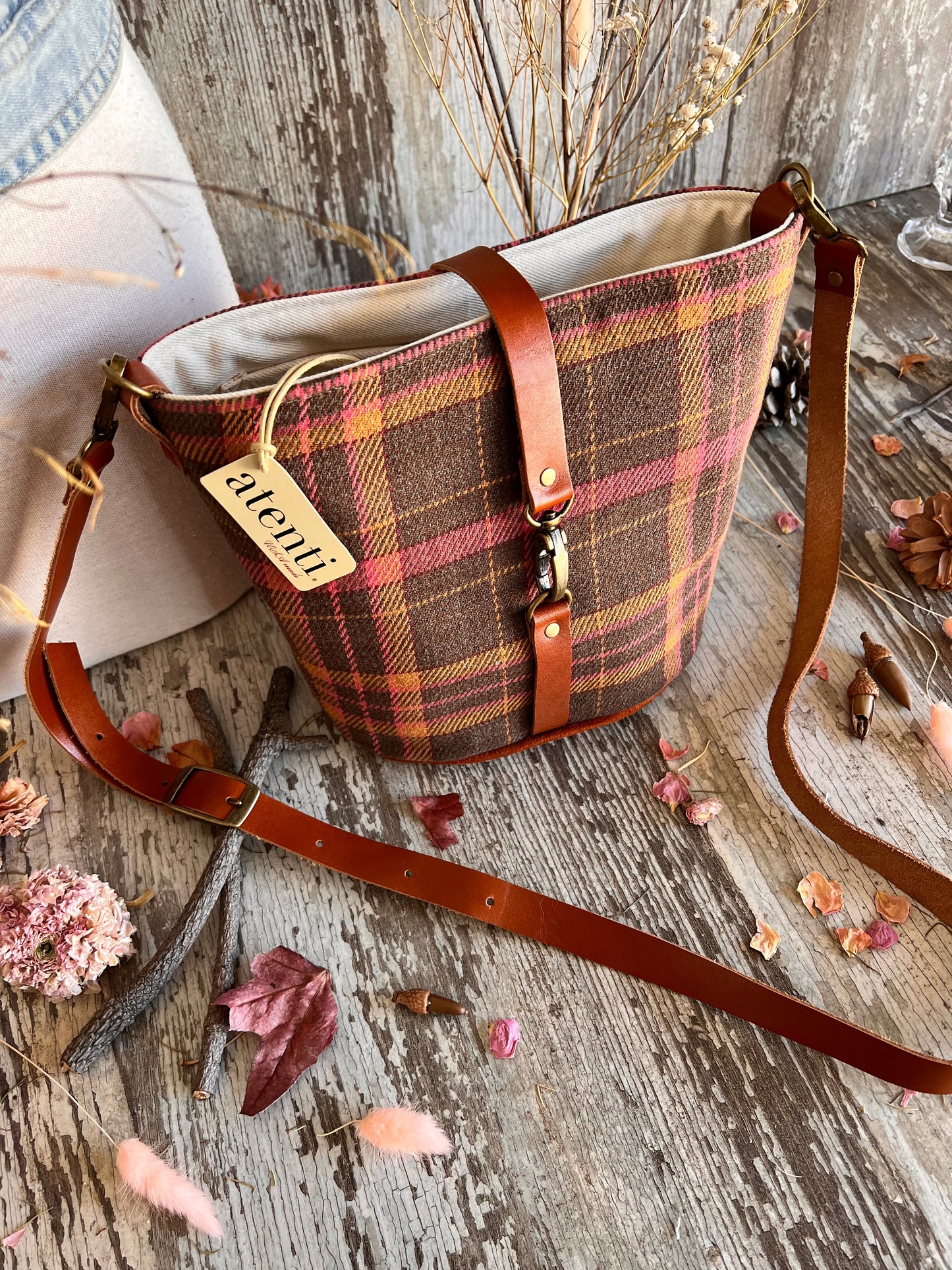 Atenti Scottie Halle Bucket