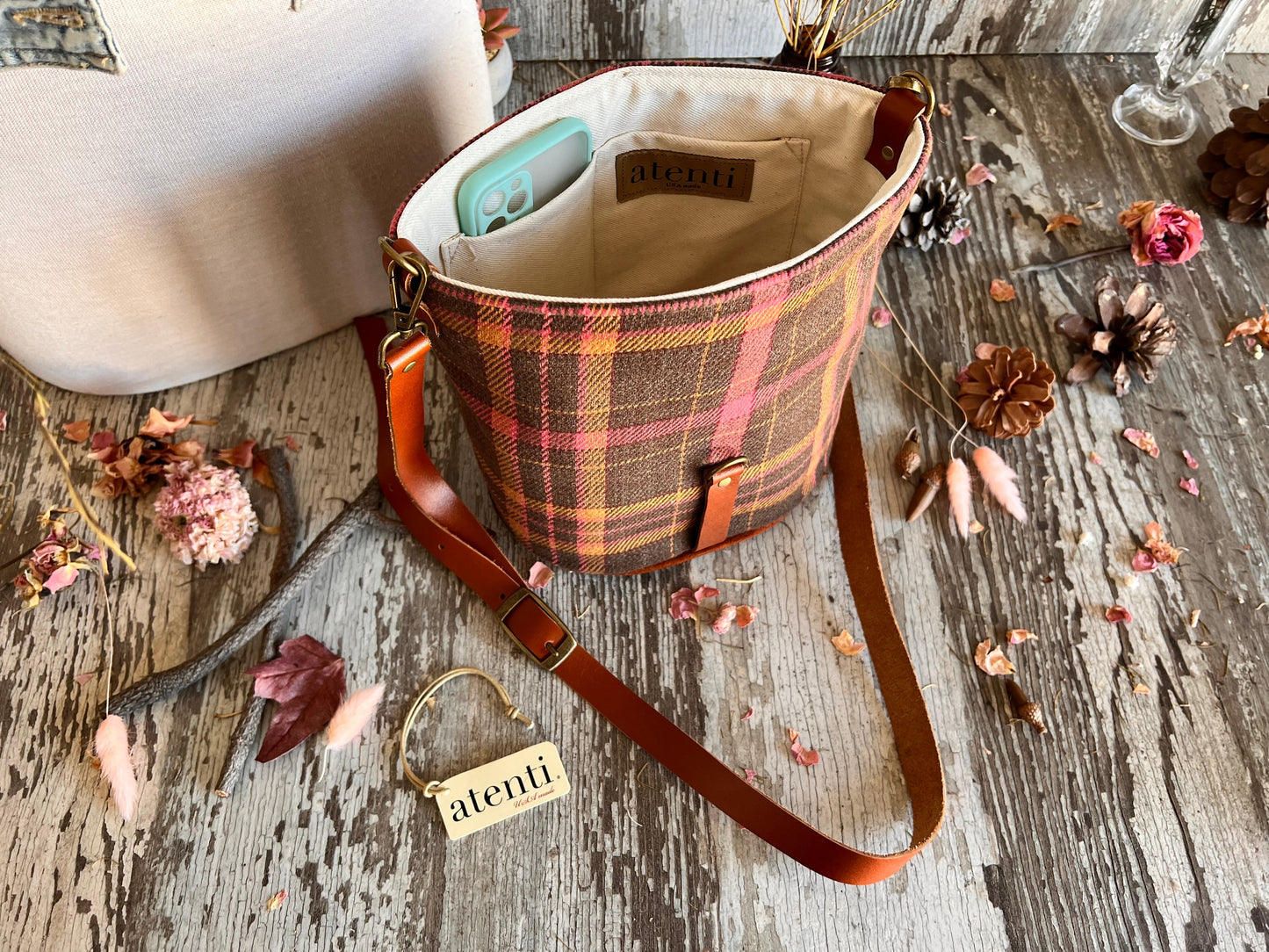 Atenti Scottie Halle Bucket